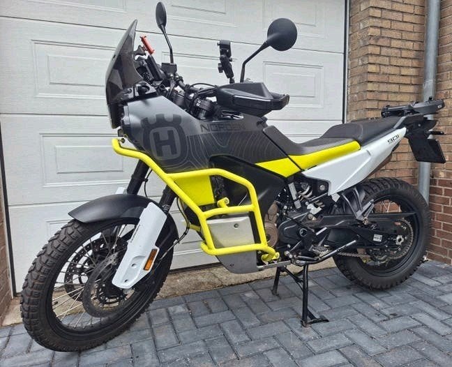 Husqvarna Norden 901 uit 2022 met 21000km, Motoren, 2 cilinders, 899 cc, Motorrijbewijs A, Gebruikt