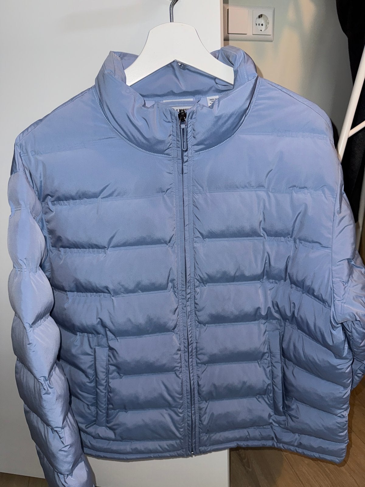 Daily Paper Puffer Jas Maat M, Kleding | Heren, Ophalen of Verzenden, Zo goed als nieuw, Maat 48/50 (M), Blauw