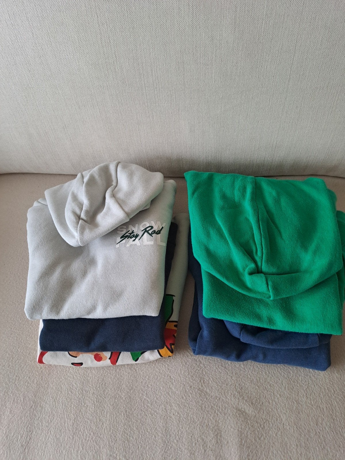 2 Truien en 3 Hoodies maat 122/128, Ophalen of Verzenden, Zo goed als nieuw, Jongen, Trui of Vest