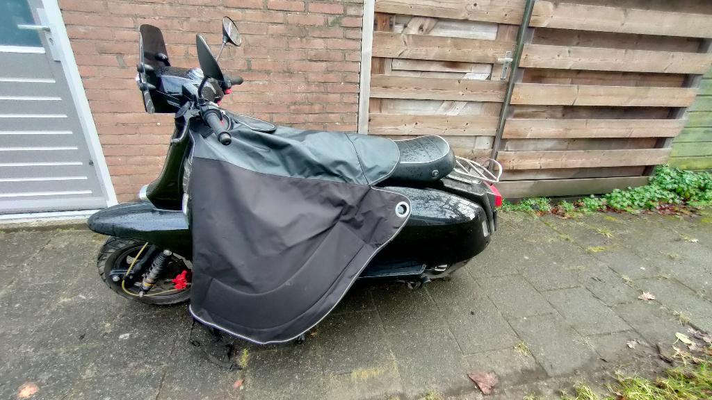Mooie scooter regenhoes, Ophalen of Verzenden, Zo goed als nieuw