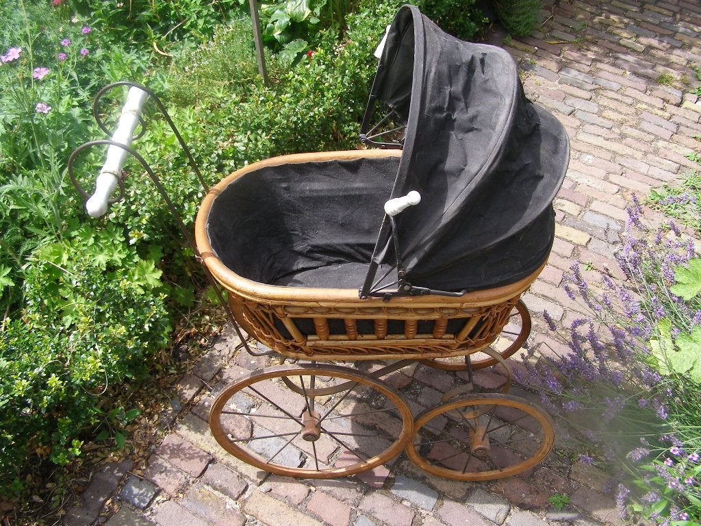 antieke poppenwagen met goede kap poseleinen handgreep, Ophalen