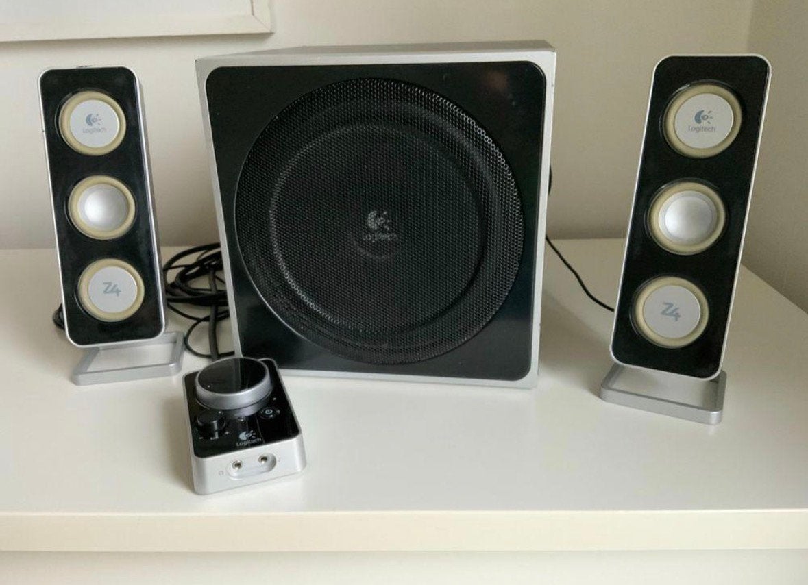 Logitech Z4 speakerset met subwoofer en regelbare bas, Overige merken, Gebruikt, Ophalen of Verzenden, 60 tot 120 watt
