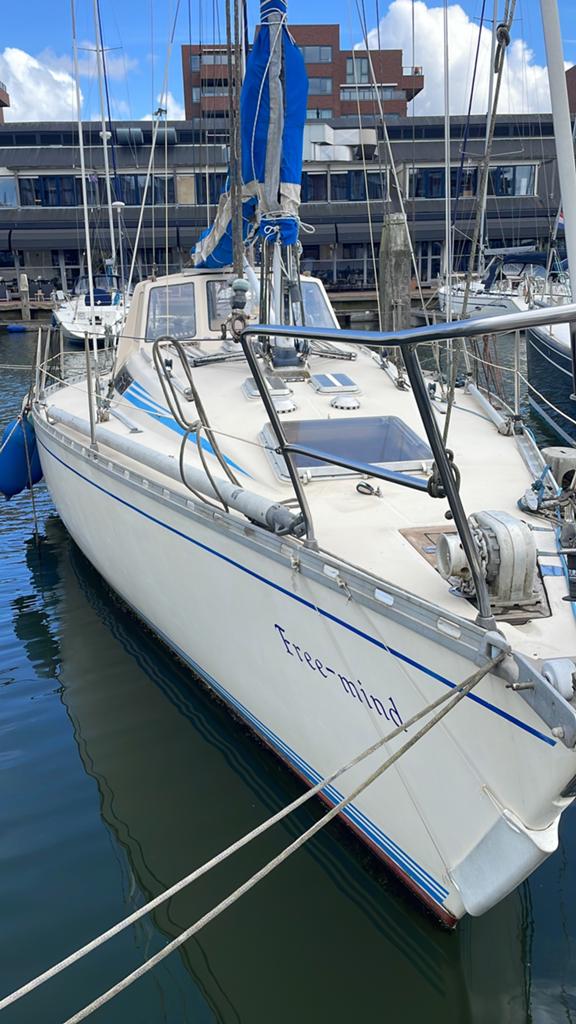 Zeilschip Beneteau First 375 -11, 40 bij 3, 85m, Ophalen, Gebruikt, Binnenboordmotor, Beneteau