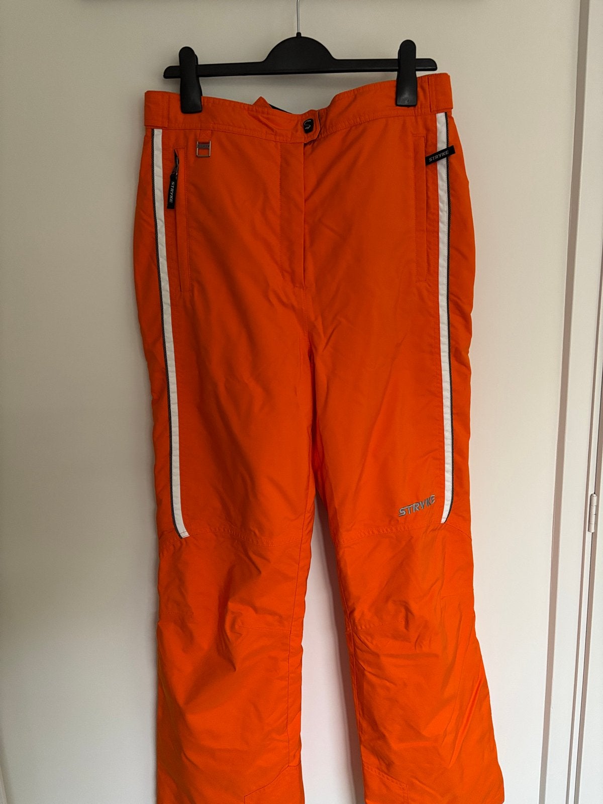 Oranje dames skibroek maat 42, Ophalen, Zo goed als nieuw, Maat 42/44 (L), Broek