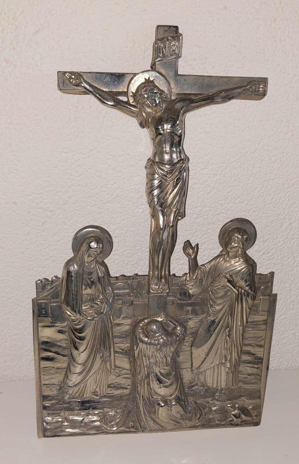 Verzilverde religieuze plaquette van De kruisiging, Ophalen of Verzenden