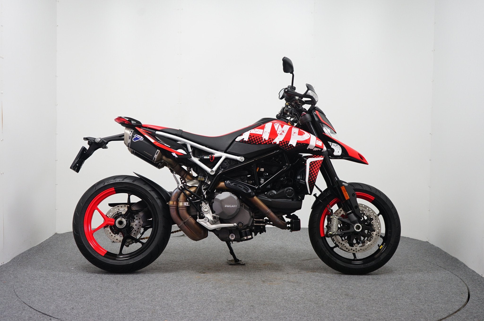 Ducati HYPERMOTARD 950 RVE (bj 2022), Meer dan 35 kW, ABS, 937 cc, SuperMoto