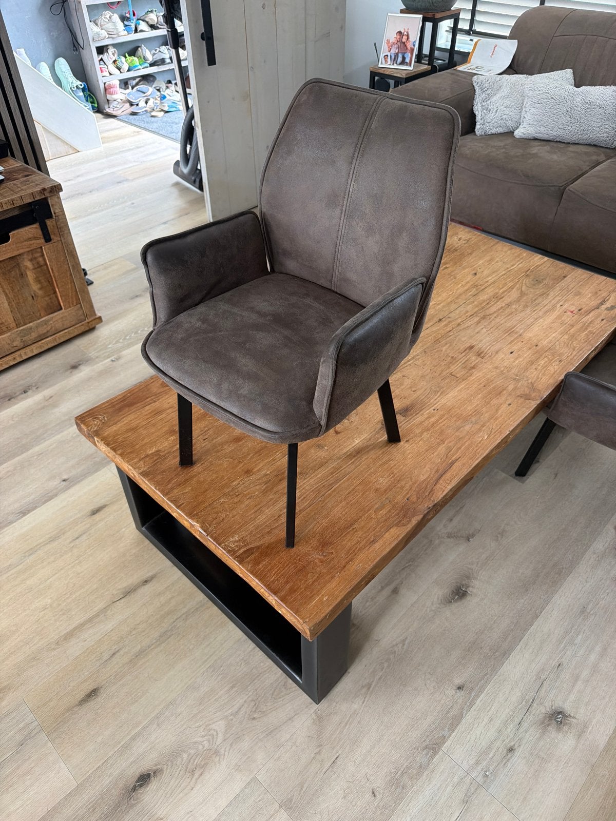 2 kinderstoelen, Huis en Inrichting, Stoelen, Ophalen, Gebruikt, Twee, Bruin