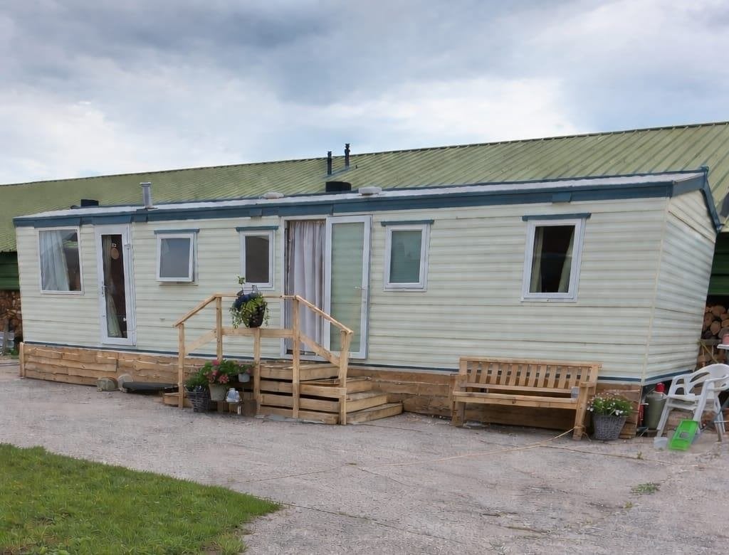 Ruime stacaravan met 3 slaapkamers (11.00m x 3.75m), Caravans en Kamperen, Stacaravans, Tot en met 6