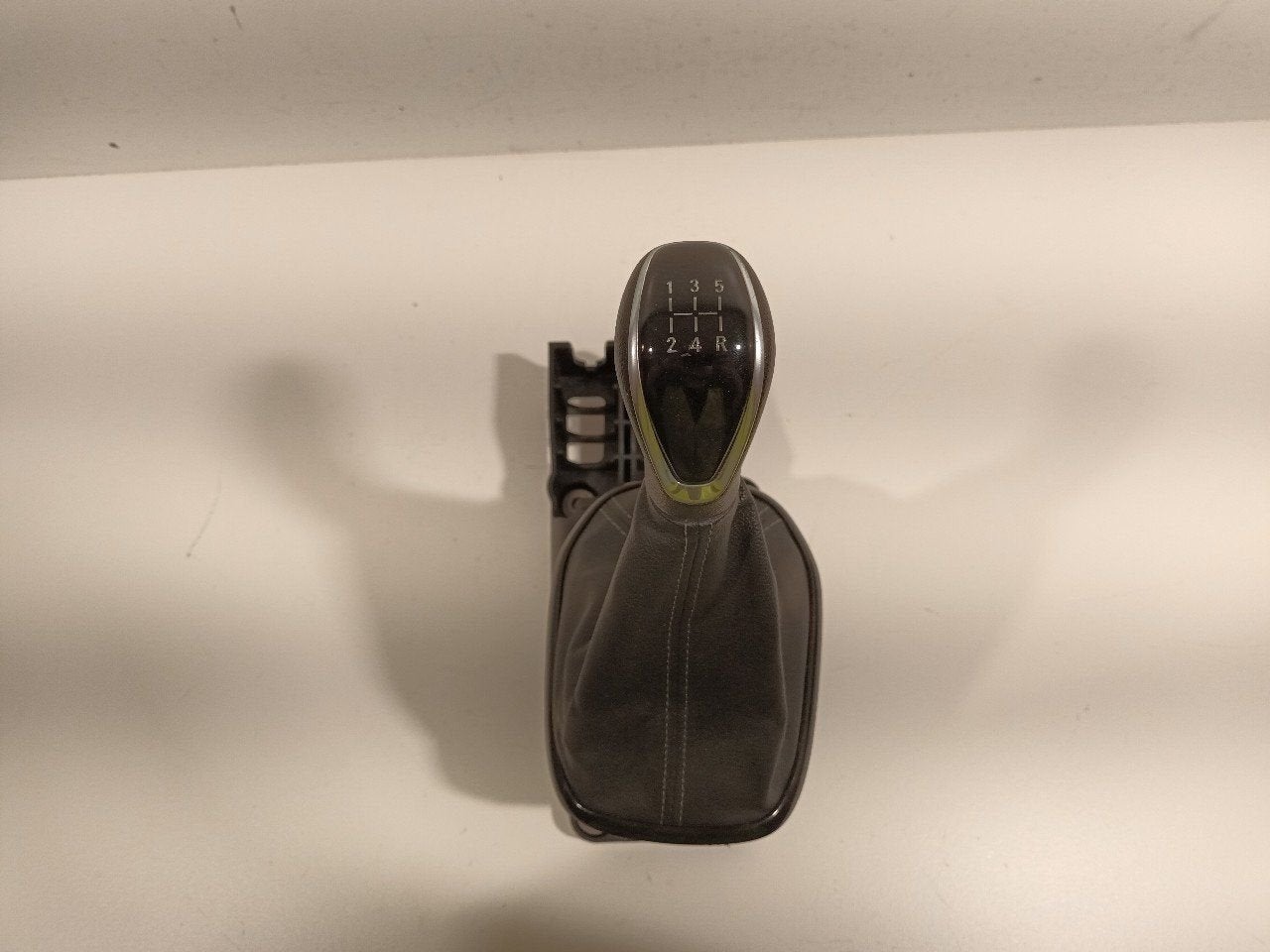 Schakelpook Opel Karl, Auto-onderdelen, Onderdelen@venauto.nl, Van der Ven Autorecycling B.V., Gebruikt, Ettenseweg 76, 4706 PB Roosendaal, The Netherlands