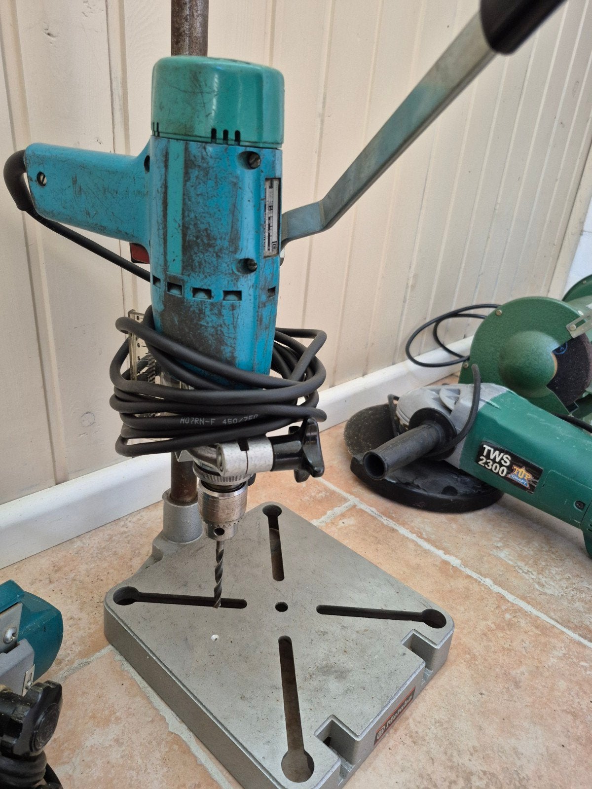 Vintage Boormachine met Boorstandaard - Metabo, Doe-het-zelf en Verbouw, Gereedschap | Boormachines, Ophalen, Gebruikt, 400 tot 600 watt