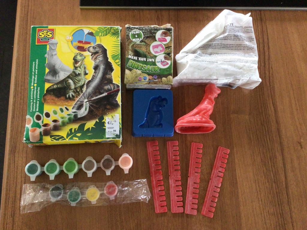 Gips gieten Dinosaurus, Hobby en Vrije tijd, Ophalen of Verzenden, Zo goed als nieuw
