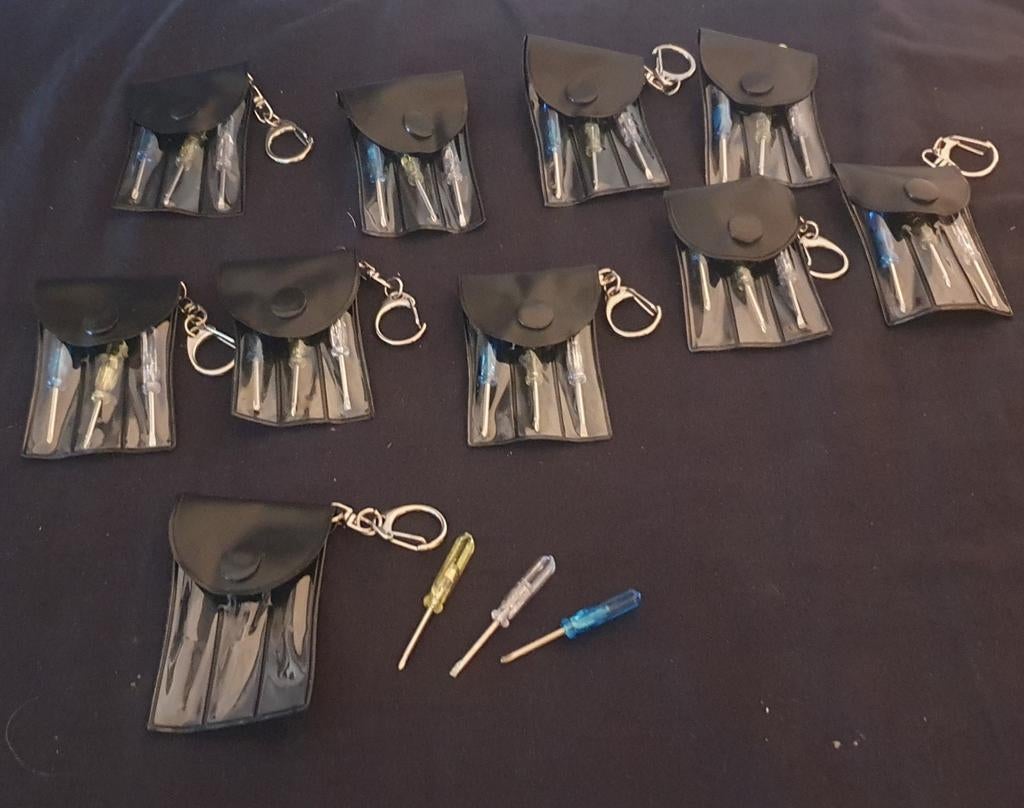 Handig mini schroevendraaiersetje  €2.50 Per setje, Ophalen of Verzenden, Nieuw