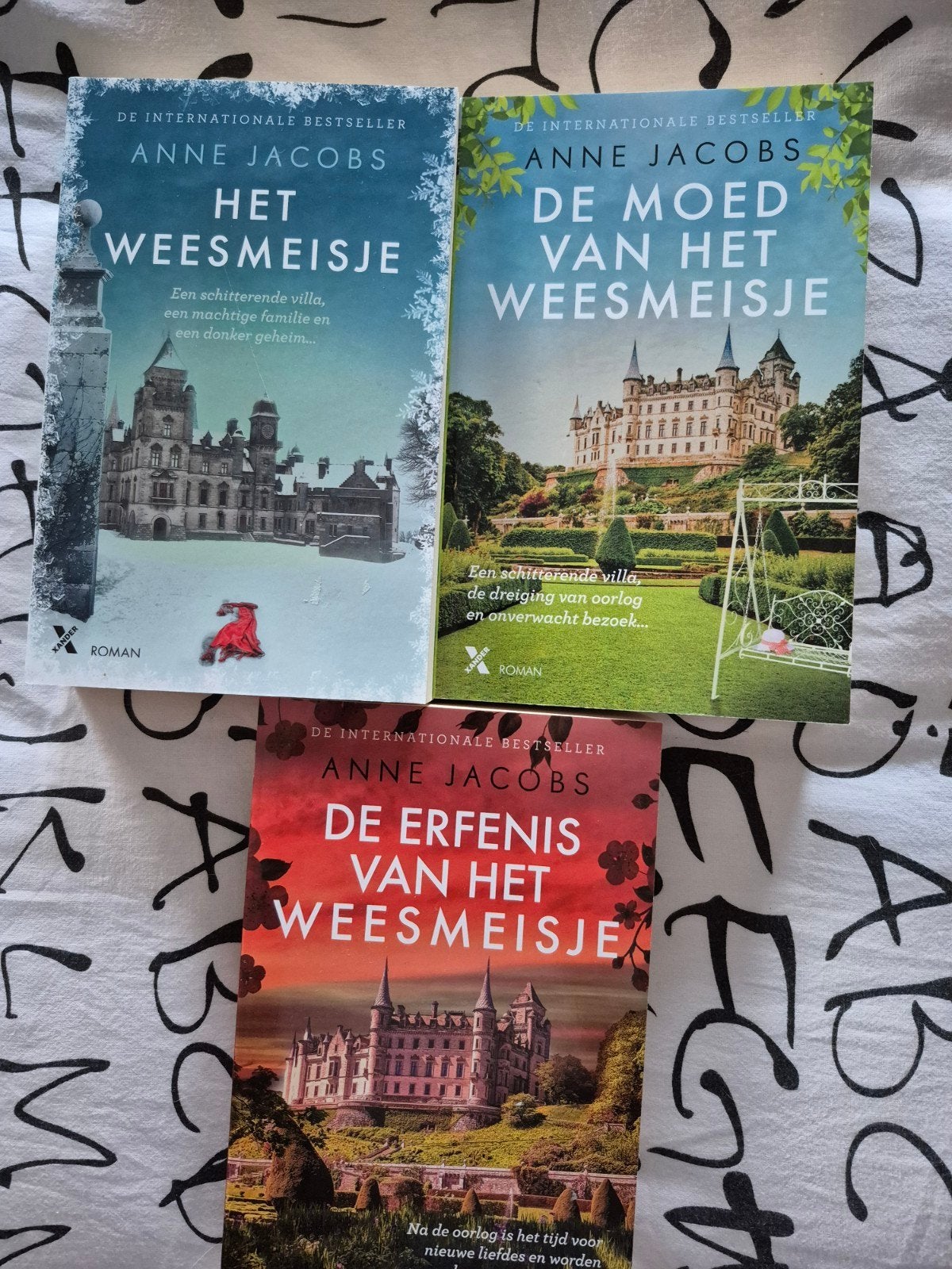 Anne Jacobs - Het Weesmeisje serie (6 boeken), Boeken, Ophalen of Verzenden, Zo goed als nieuw, Anne Jacobs, Nederland