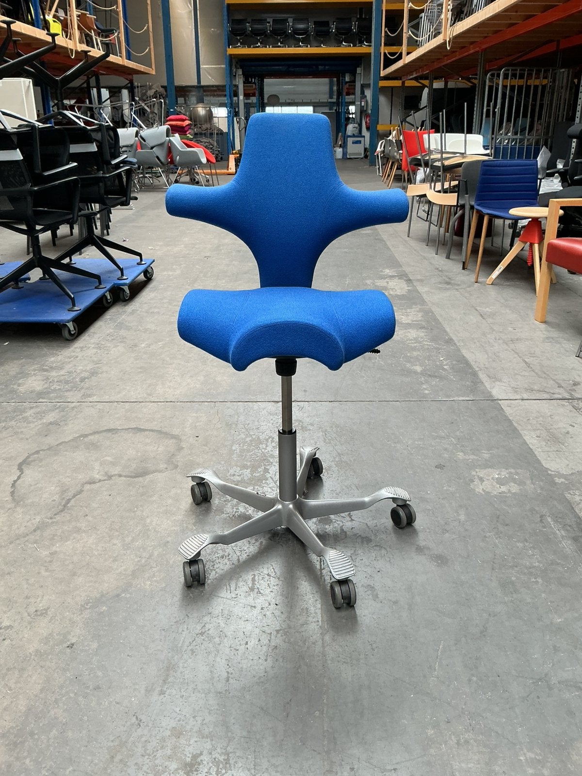 HAG Capisco 8106 Bureaustoel | Zithoogte 52-70 cm | Blauw, Huis en Inrichting, Bureaustoelen, Gebruikt, -, Blauw, -