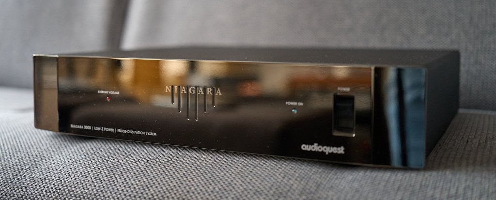 Audioquest Niagara 3000 Netfilter, Ophalen, Zo goed als nieuw, 120 watt of meer, Overige merken