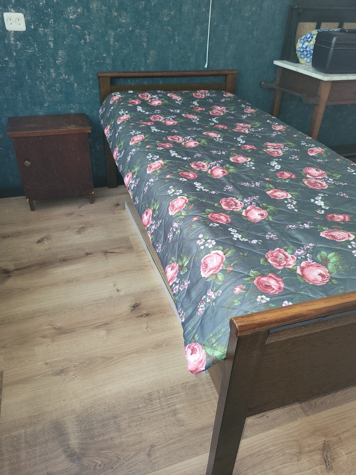 Eenpersoonsbed met houten frame, Gebruikt, 90 cm, Eenpersoons, Bruin
