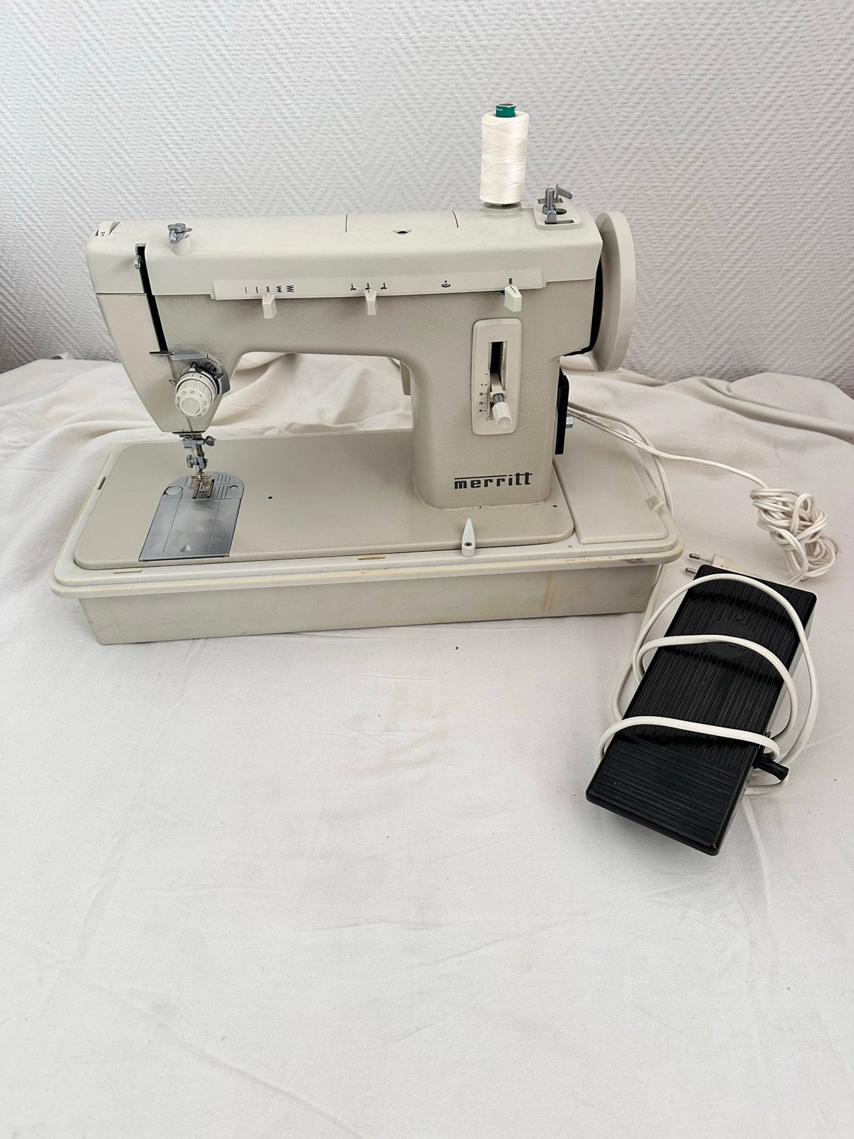 Merritt Naaimachine - Vintage en Functioneel, Ophalen of Verzenden, Gebruikt, Naaimachine, Overige merken
