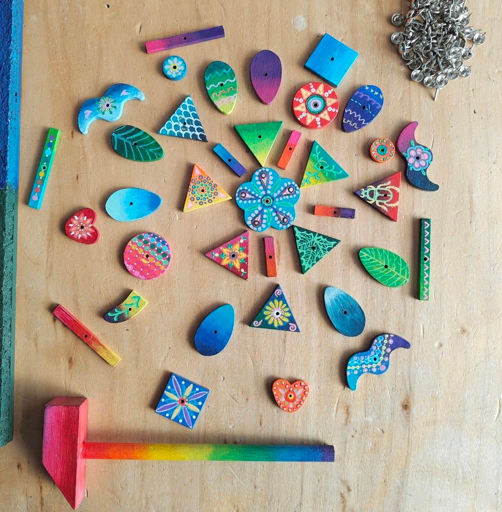 Hamertje Tik set met handbeschilderde vormpjes en hamer, Ophalen of Verzenden, Gebruikt, Jongen of Meisje