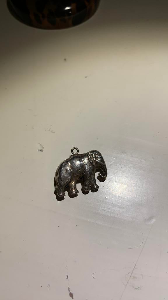 Zilveren olifant bedel hanger, Ophalen of Verzenden, Zo goed als nieuw, Zilver, Overige merken
