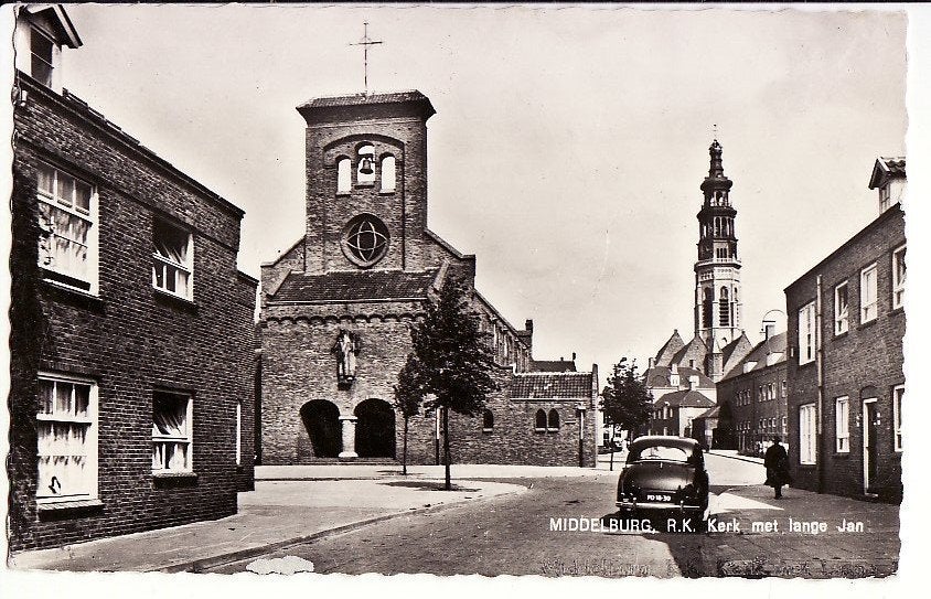 Middelburg R.K. Kerk met Lange Jan 1961 -met Austin A30 -, Ophalen, 1940 tot 1960, Gelopen, Zeeland