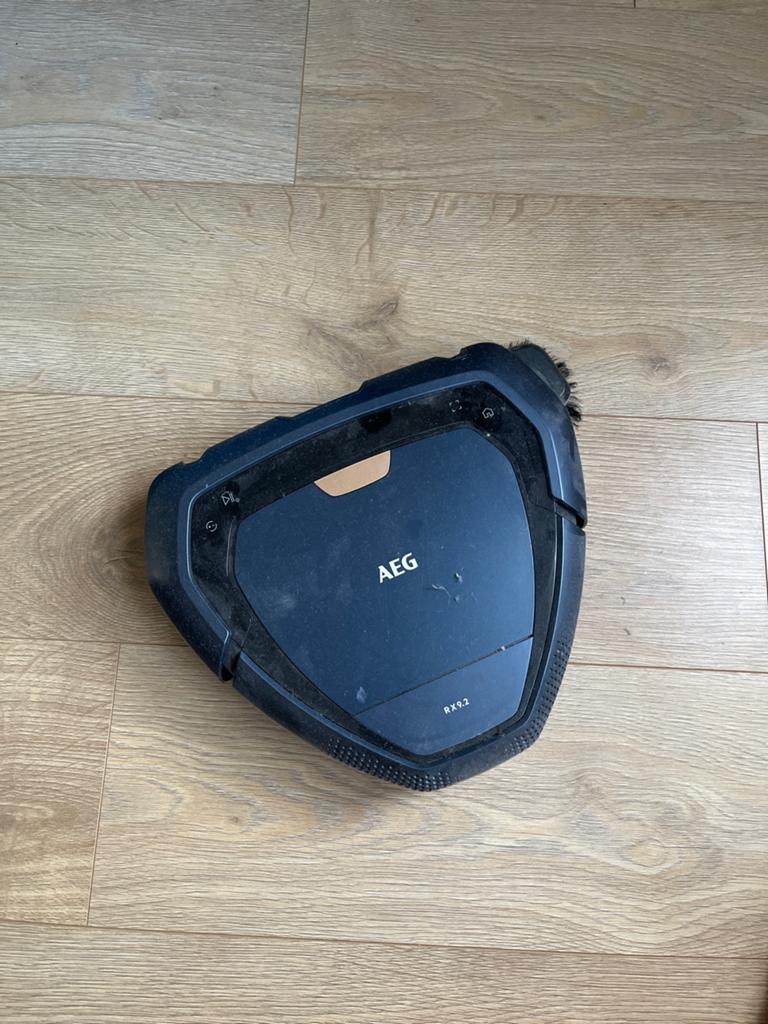 AEG RX9.2 robotstofzuiger - accu defect, Slimme navigatie, Ophalen of Verzenden, Robotstofzuiger, Niet werkend