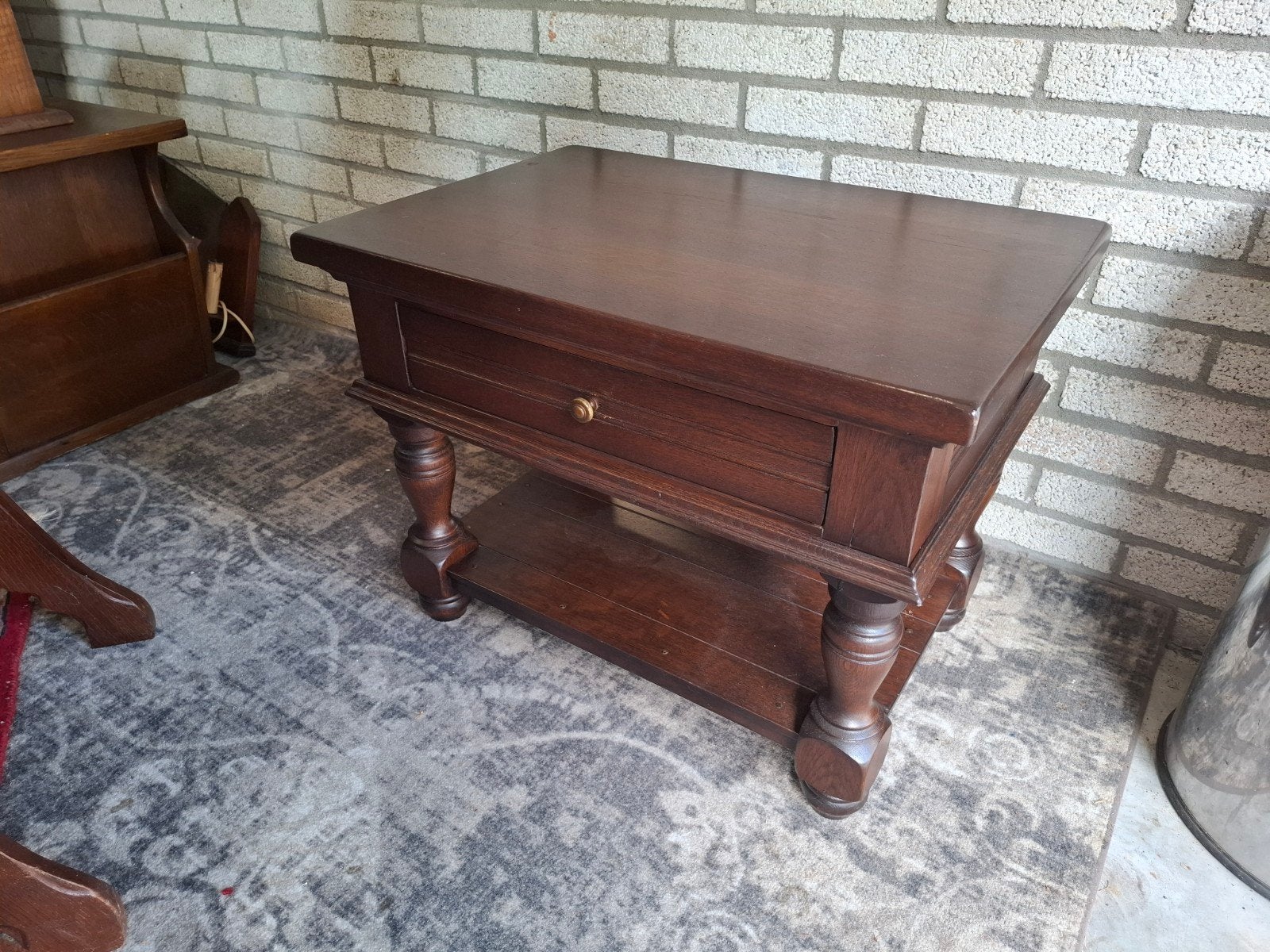 Massief eiken bijzettafel met lade - zgan. Zie omschr,, Ophalen, Zo goed als nieuw, Rechthoekig, Hout