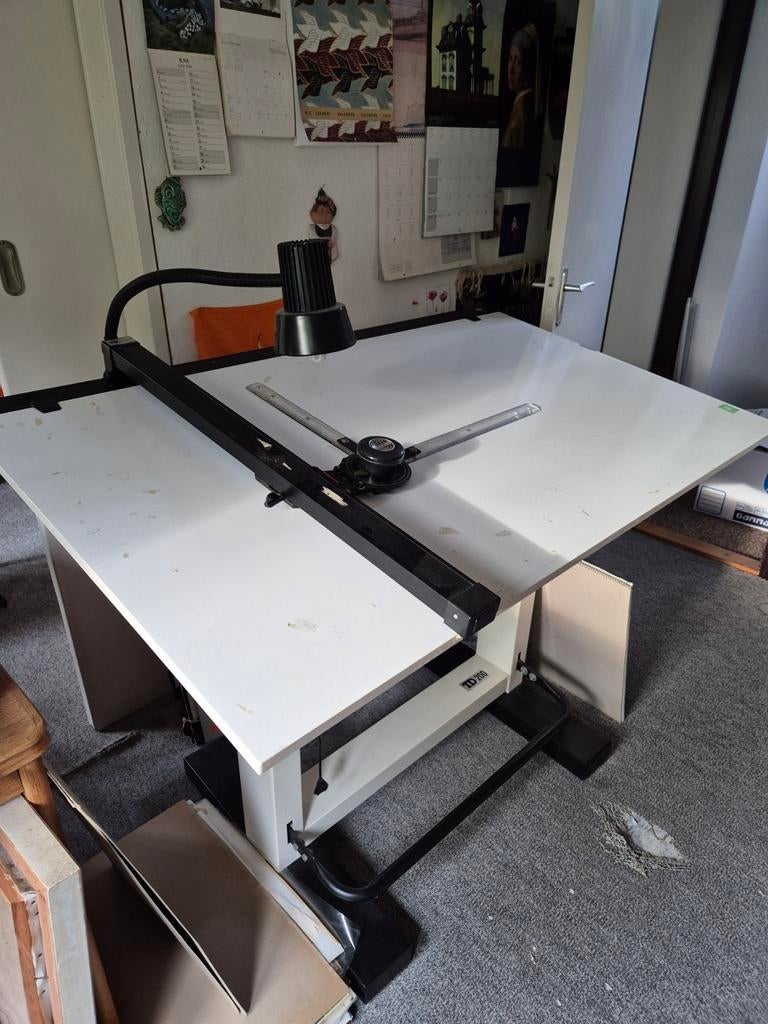 Professionele verstelbare tekentafel, Doe-het-zelf en Verbouw, Tekentafels, Ophalen, Gebruikt, 150 tot 170 cm, Verlichting