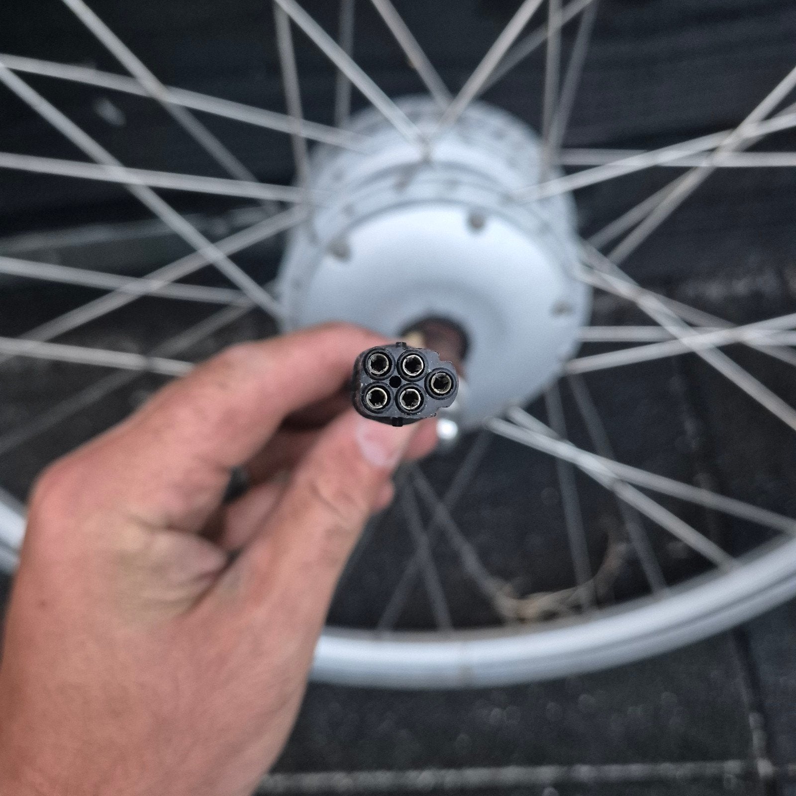 28 inch Gazelle voorwiel met Shimano Nexave naaf, Gebruikt, Elektrische fiets, Aluminium, Gazelle