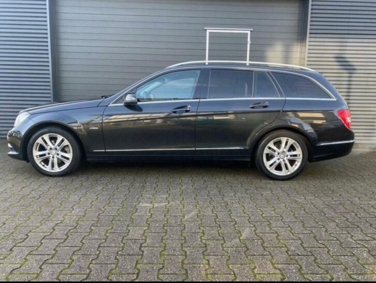 Mercedes-Benz C-Klasse C200cdi BE Estate Aut7 2011 Zwart, Auto's, Automaat, Euro 5, 1800 kg, Zwart