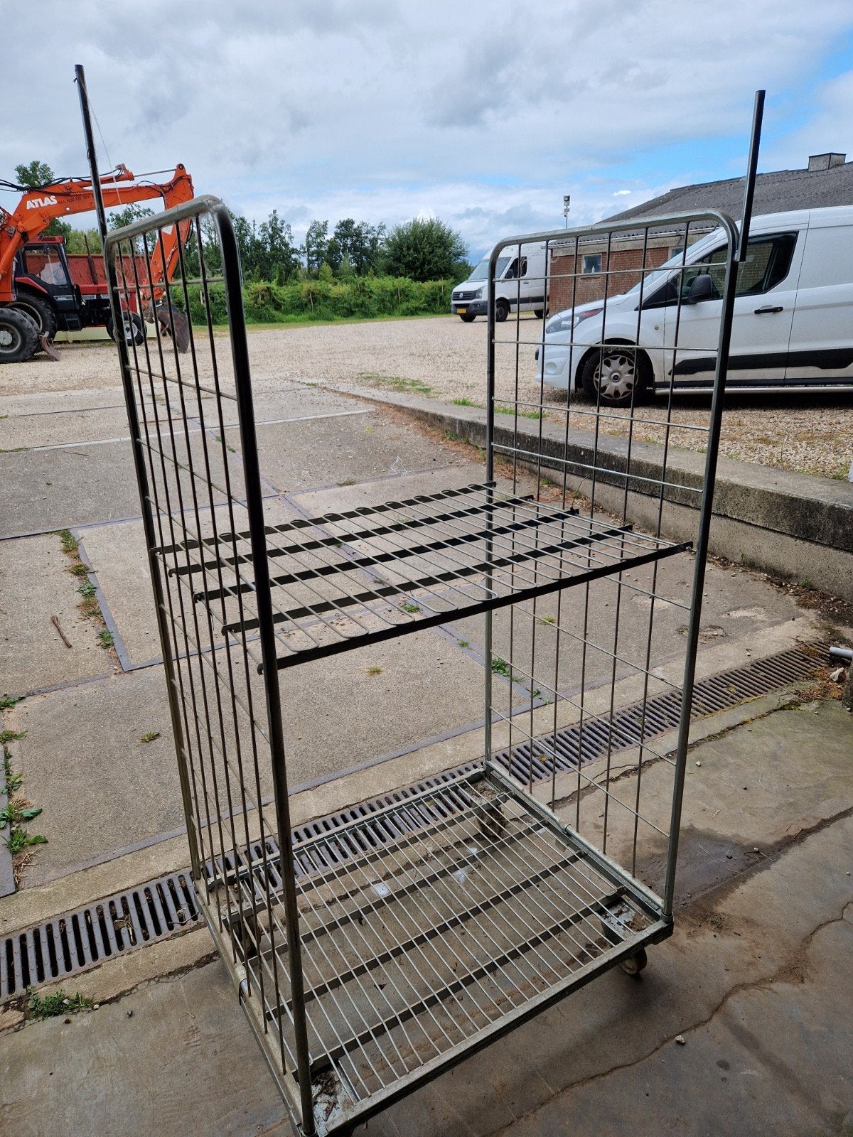 Stevige rolcontainer met 2 planken, Ophalen of Verzenden