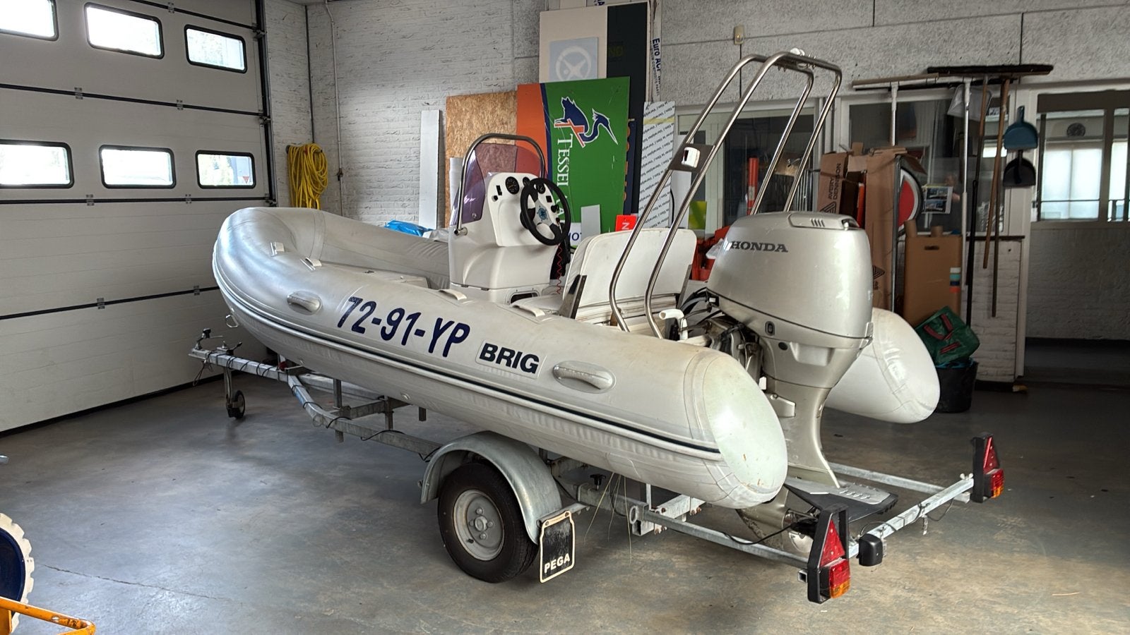 Brig 400 met 40 pk Honda en Pega trailer + ski beugel, Ophalen, Brig, Gebruikt, Inclusief motor