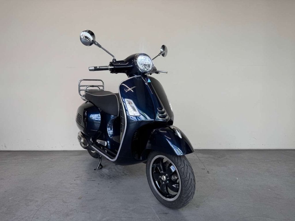Vespa GTS 300 Dark San Marino, 2021, Custom, Niet ingevuld, Scooter, Bedrijf, Niet ingevuld