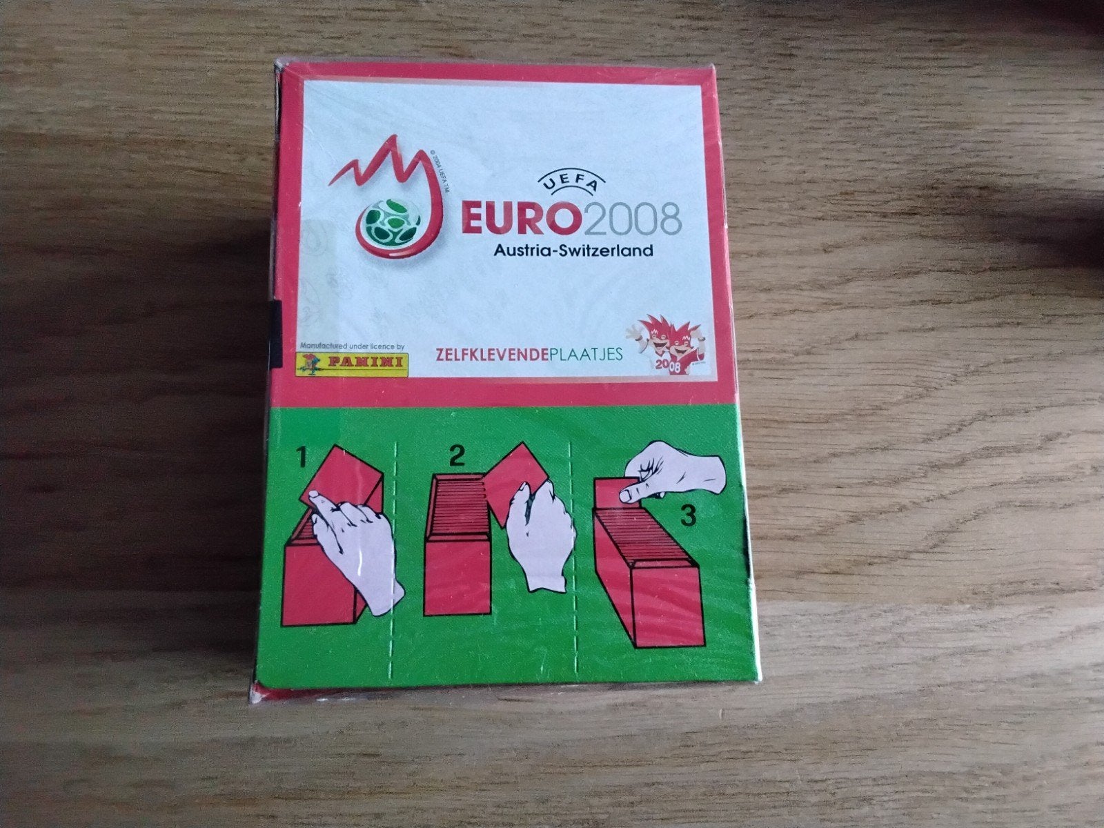 Gesealde doos Panini Euro 2008 stickers (100 zakjes), Ophalen of Verzenden, Nieuw, Poster, Plaatje of Sticker