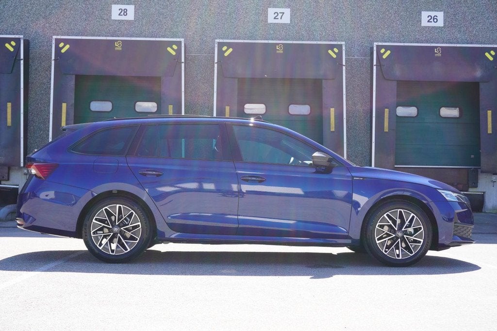 Skoda Octavia Combi 1.5 TSI 150pk MHEV Sportline Tour | Stoe, Auto's, Skoda, 1498 cc, Euro 6, 4 cilinders, Blauw