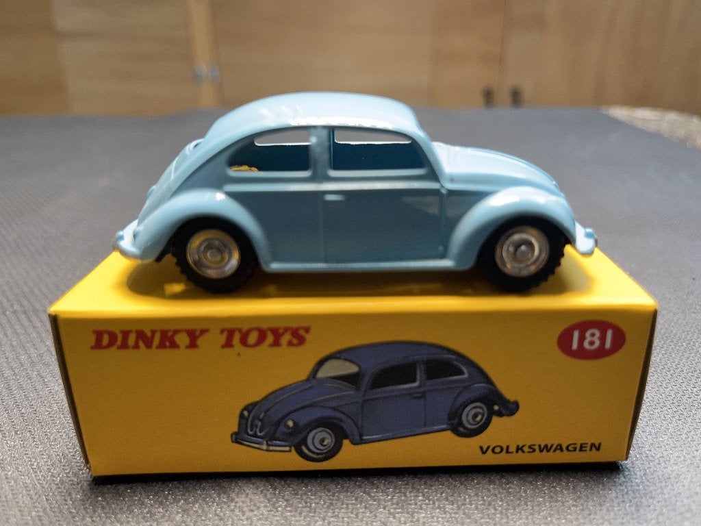 Dinky Toys 181 Volkswagen Kever lichtblauw 1:43, Ophalen of Verzenden, Zo goed als nieuw, Auto, Dinky Toys