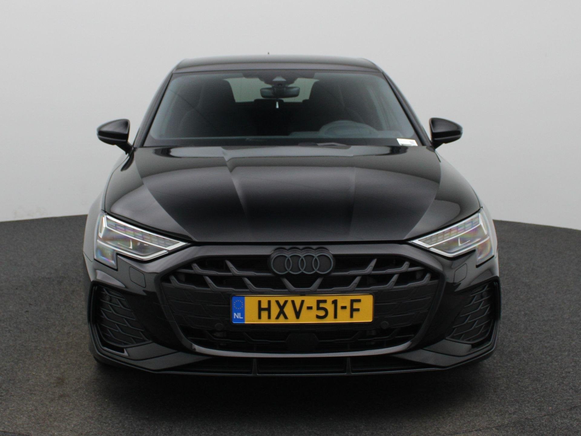 Audi A3 Sportback 40 TFSI e S edition 204 PK | Adaptive crui, 12 maanden, 4 cilinders, 150 min, Leder en Stof