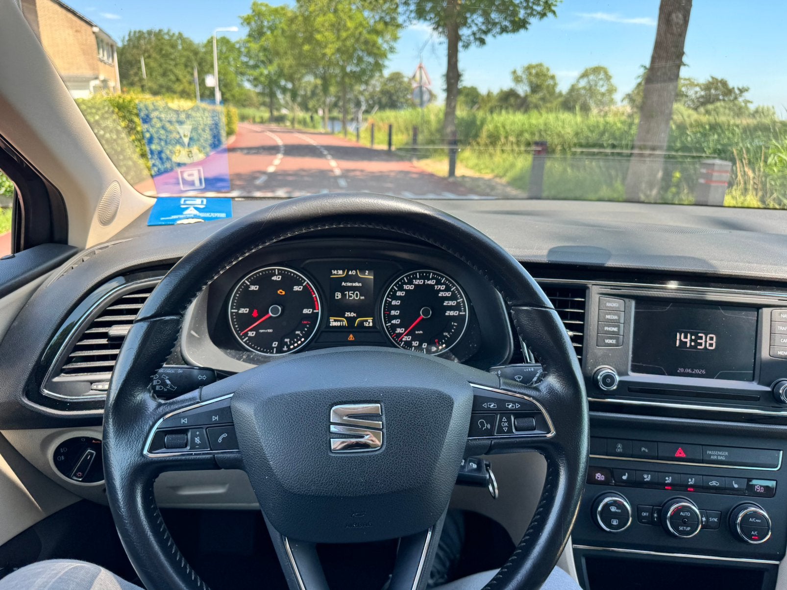 Seat Leon 1.6 TDI 110pk 2014 Grijs, Voorwielaandrijving, Beige, 4 cilinders, Leon
