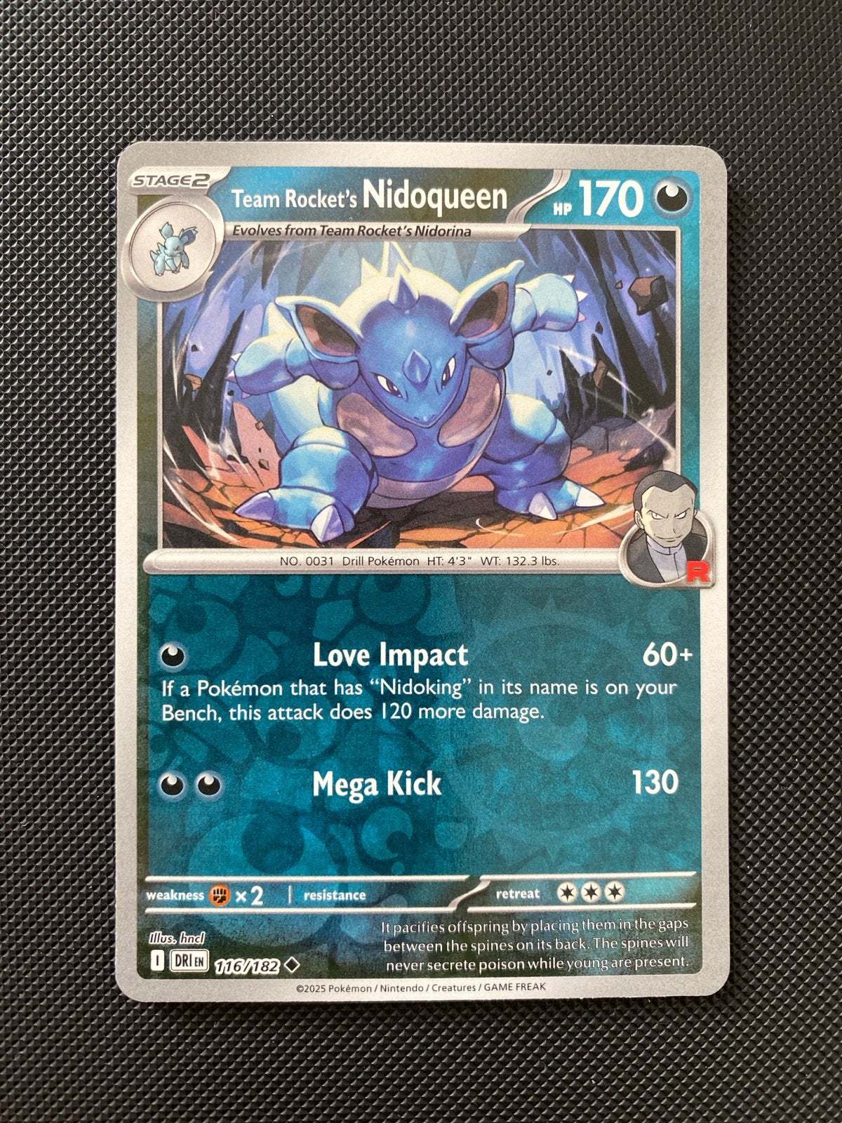 Team Rocket's Nidoqueen 116/182 Rev. Holo Destined Rivals, Ophalen of Verzenden, Zo goed als nieuw, Losse kaart, Foil