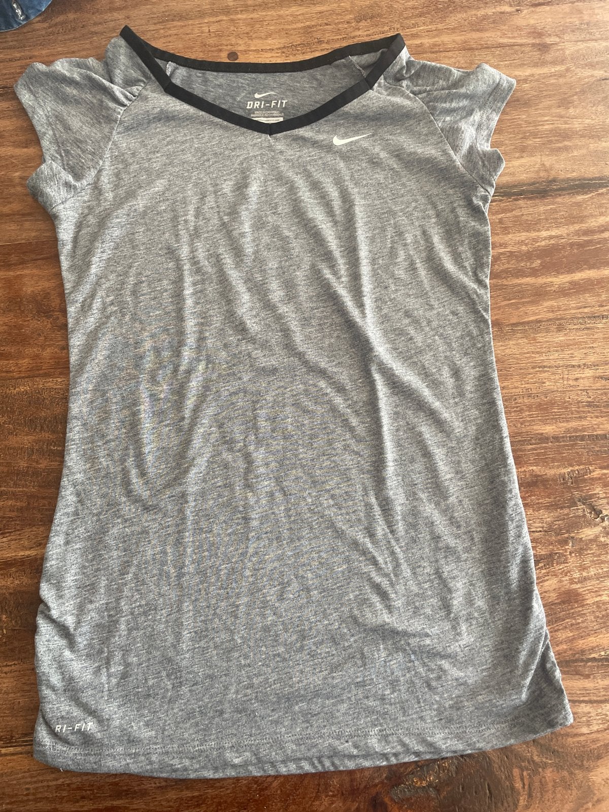 Nike Dri-Fit T-shirt grijs maat 137-146 voor meiden, Ophalen, Nike, L00, Zo goed als nieuw
