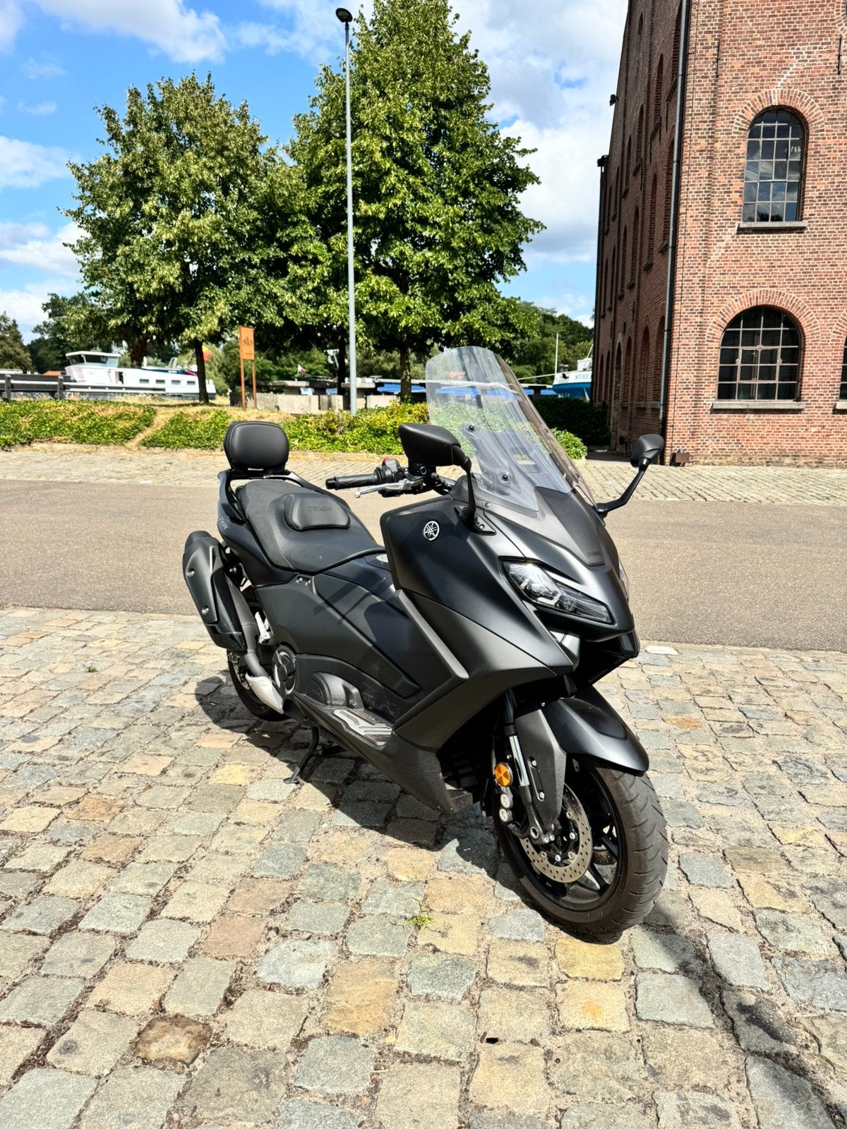 Yamaha TMax 560 Black 2022 | 7450km, Fietsen en Brommers, Scooters | Yamaha, Ophalen, Zo goed als nieuw, Benzine, Overige modellen
