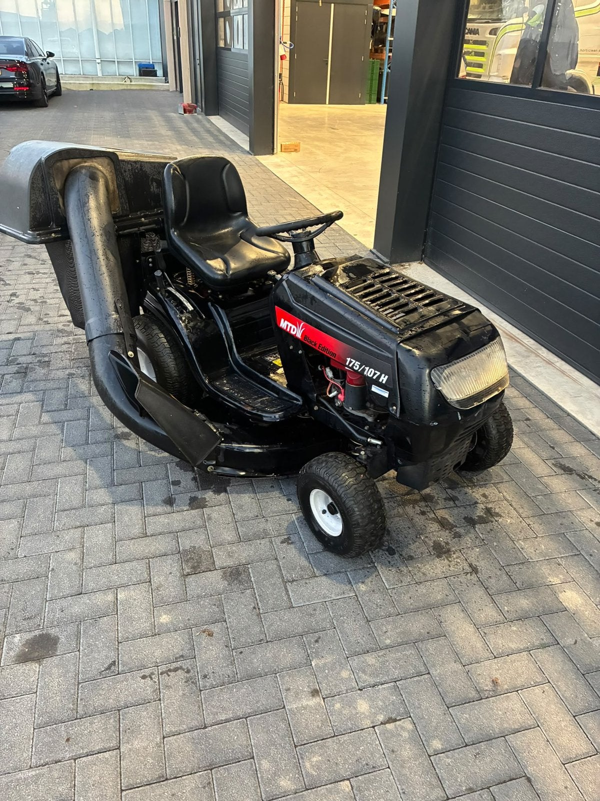 MTD Black-Line 175/107H Zitmaaier
