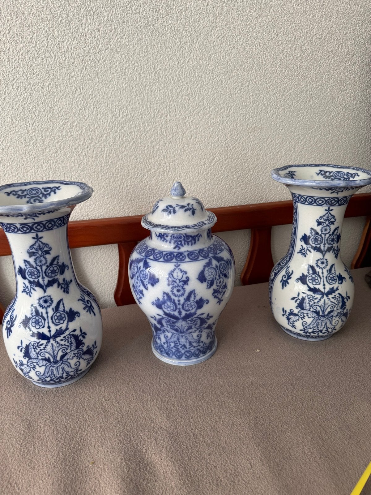 Set van 3 Petrus Regout Maastricht Delfts Blauw Vazen, Ophalen