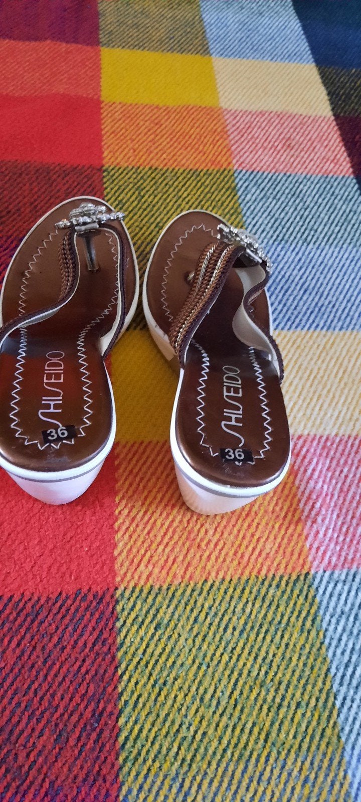 Elegante Shiseido Slippers met Strass - Maat 36, Ophalen of Verzenden, Zo goed als nieuw, Bruin
