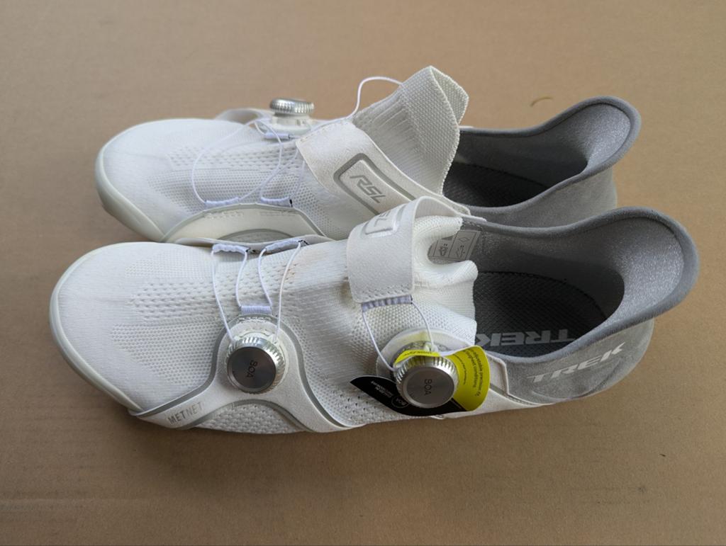 Trek RSL Knit fietsschoenen wit maat 46, Fietsen en Brommers, Fietsaccessoires | Fietskleding, Trek Factory Racing, Heren, Schoenen