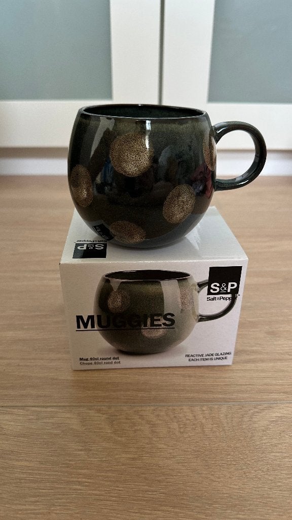 Salt & Pepper mok uit de Muggies collectie 40cl, Huis en Inrichting, Keuken | Servies, Steen, Overige merken, Nieuw, Ophalen of Verzenden
