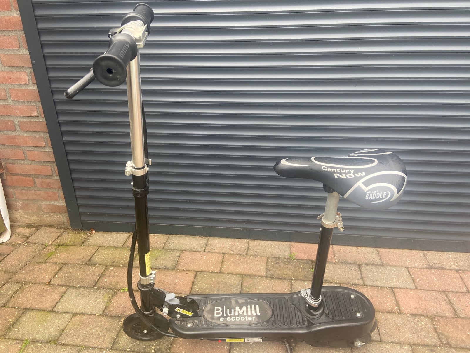 Blumill E-scooter - Elektrische step met zadel, Ophalen of Verzenden, Gebruikt, Elektrische step (E-scooter)