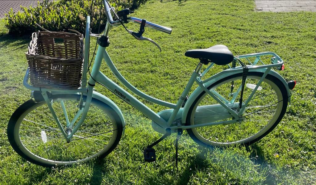 Damesfiets met Mandje - wie is m kwijt?, Fietsen en Brommers, Fietsen | Meisjes, Ophalen, Zo goed als nieuw, 26 inch of meer