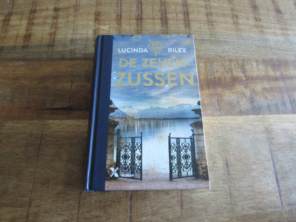 Boek deel 1 van de serie serie De Zeven Zussen HARDCOVER, Boeken, Ophalen of Verzenden, Zo goed als nieuw, Nederland