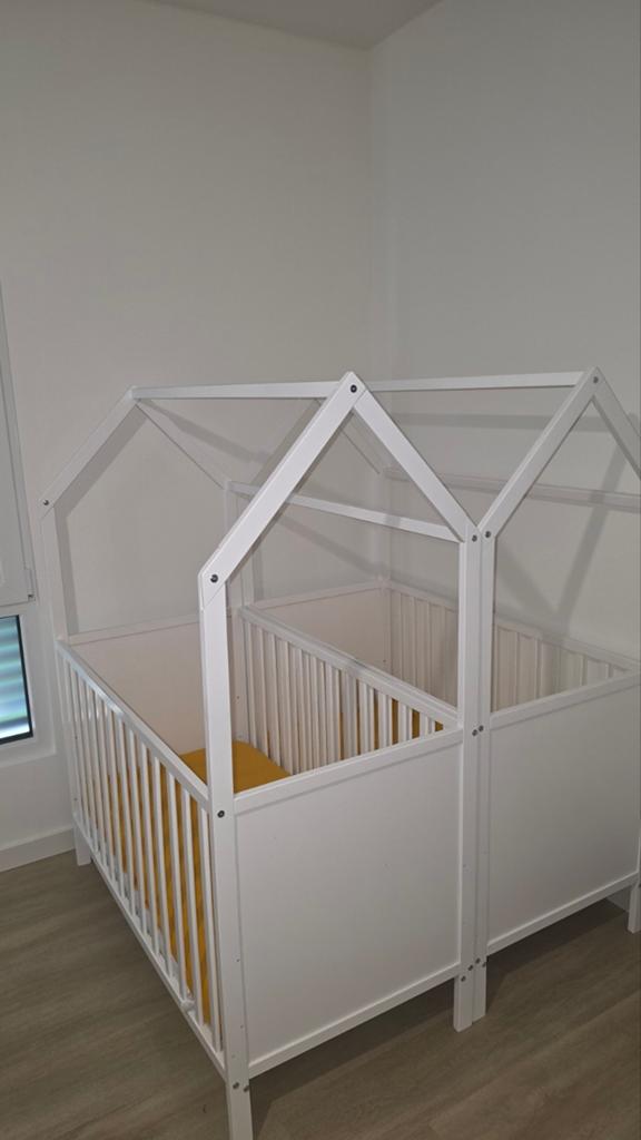 2x Huisjesbed / peuterbed wit – ideaal voor tweeling of broe, Kinderen en Baby's, Kinderkamer | Bedden, Ophalen of Verzenden, Gebruikt