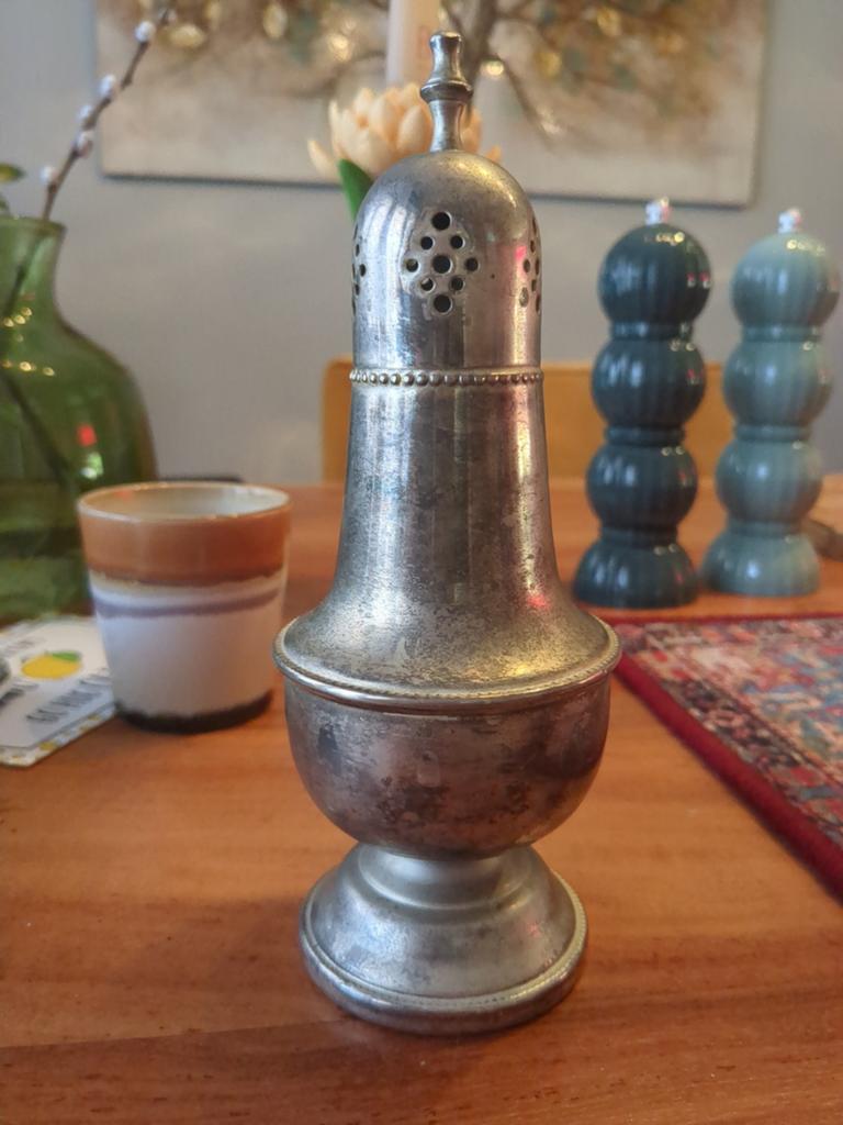 Antieke zilverkleurige suikerstrooier, Ophalen of Verzenden